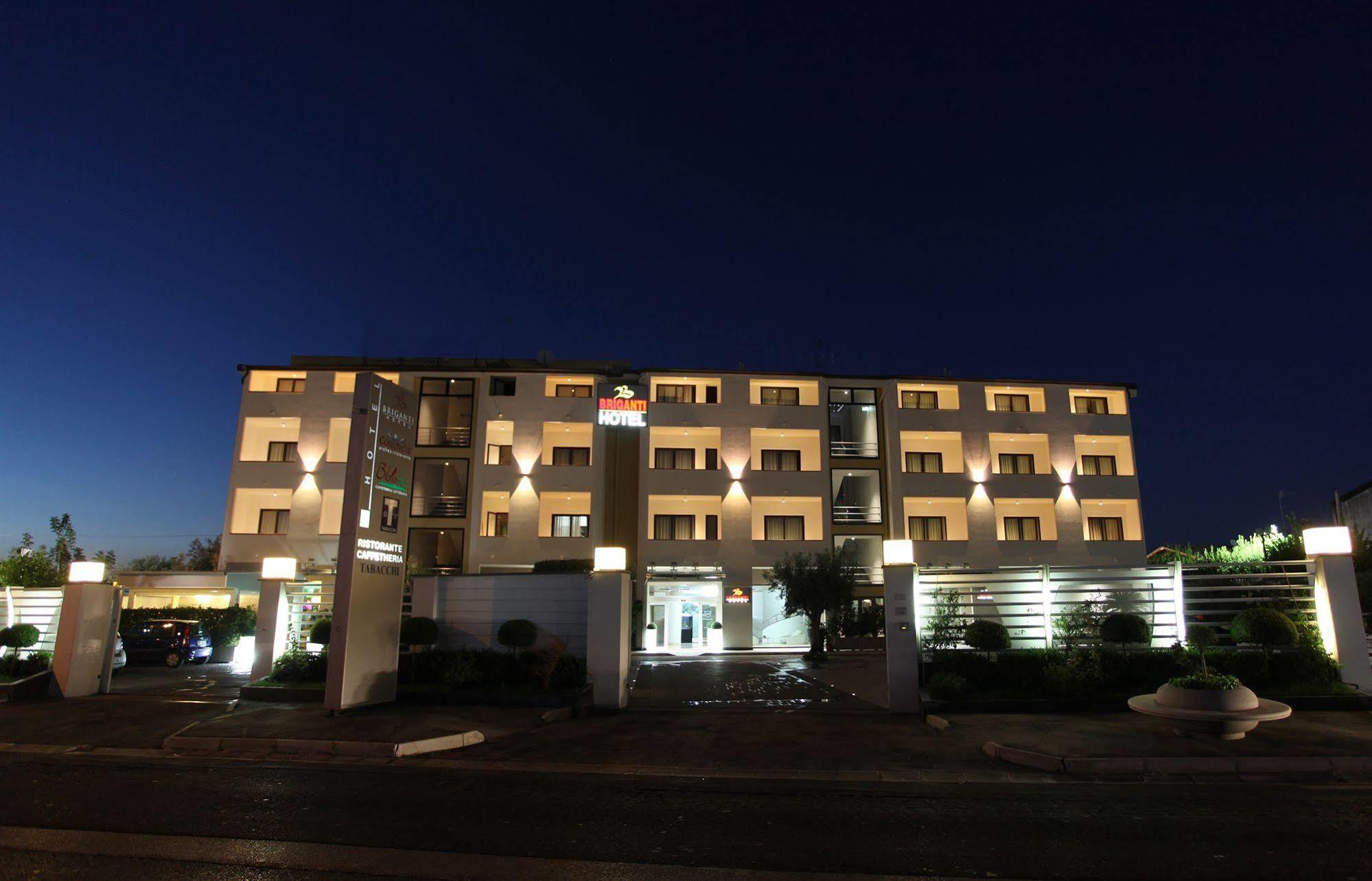 Hotel Briganti Qualiano Exterior foto